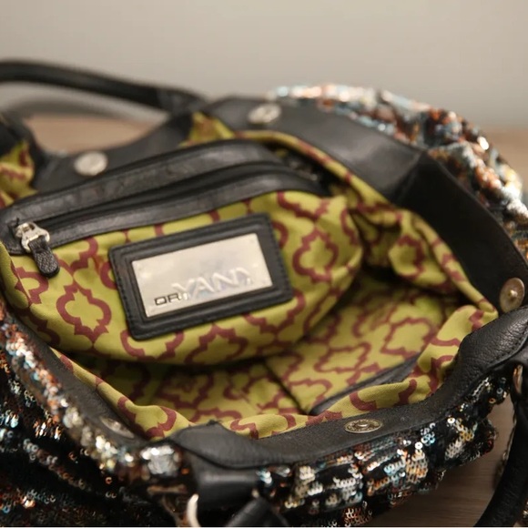 Vintage orYANY sequin tote with silver chain - Picture 4 of 5